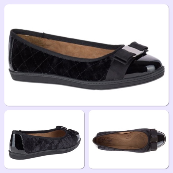 Hush Puppies Shoes - Black velvet flat with patent leather toe size 7.5